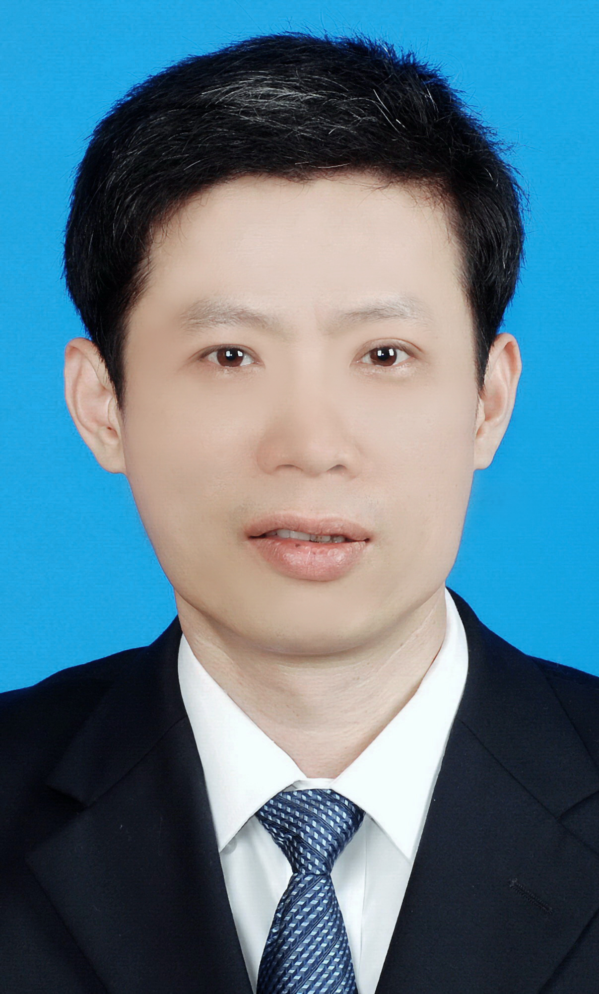 梁伟众